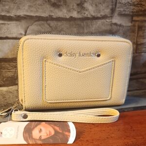 NWT Daisy Fuentes Wristlet Wallet